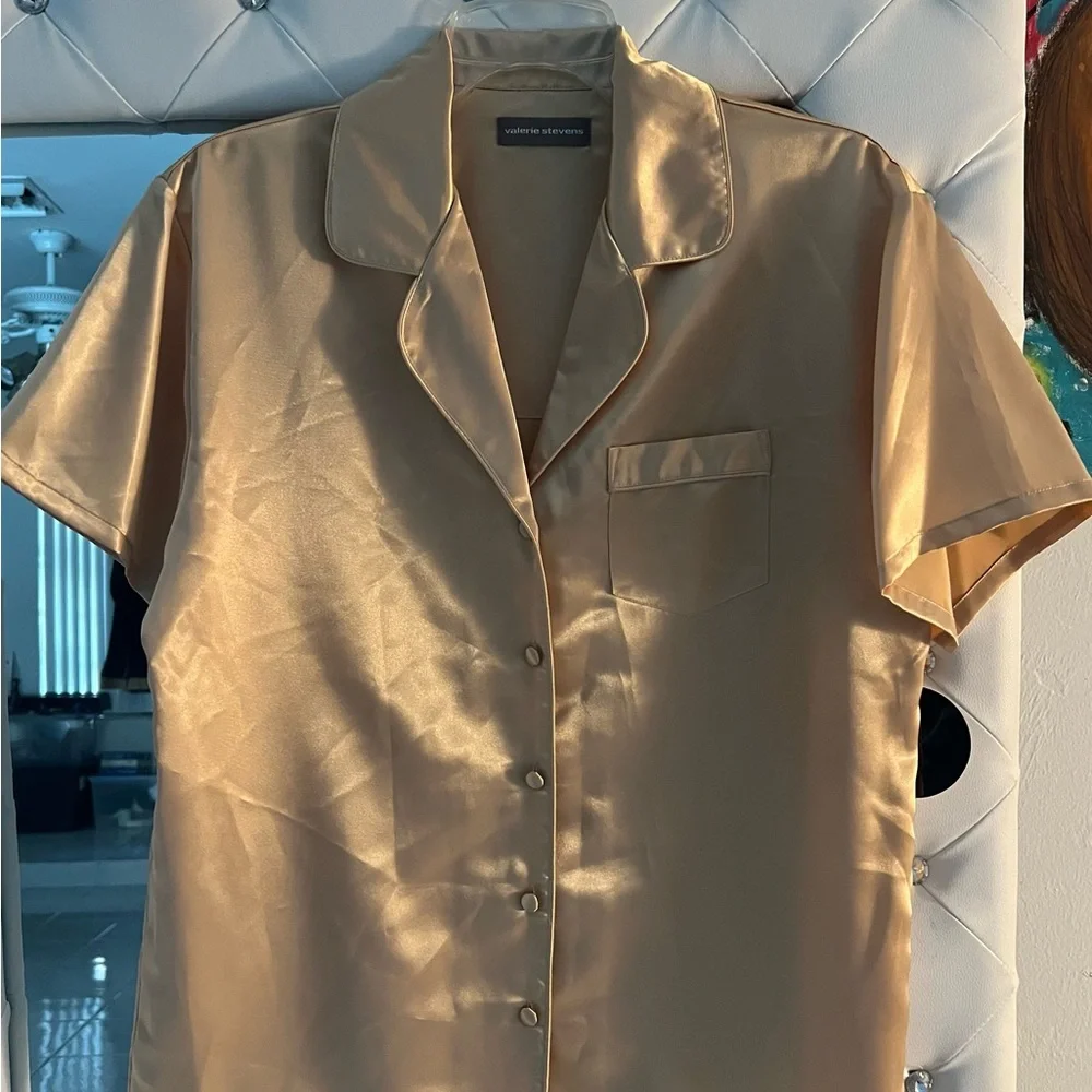 Valerie Stevens Gold Short Sleeve Button Down Sleep/Pajama Top Size S - Picture 2 of 8